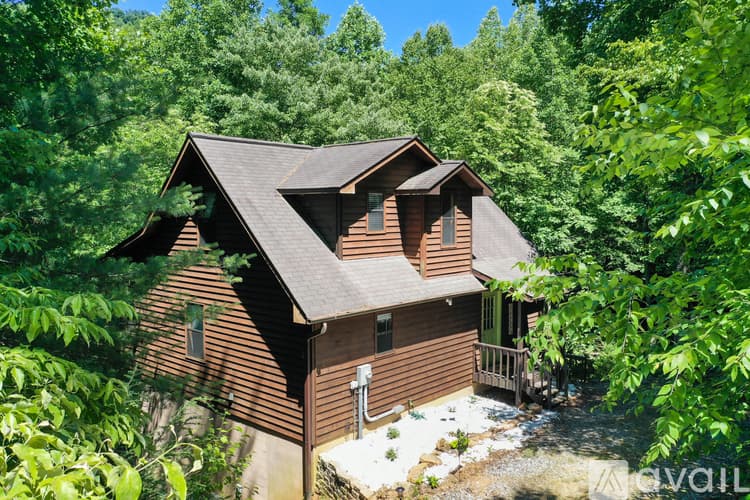 Blairsville House: 177 Earney Road