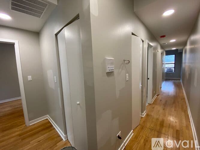 Chicago Apartment: 1741 W Wallen Ave