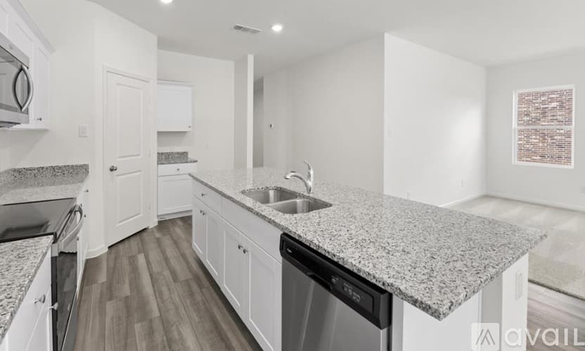 Edgecliff Village House: 17 Glen Crossings Rd