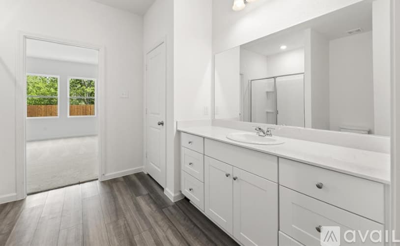 Edgecliff Village House: 17 Glen Crossings Rd