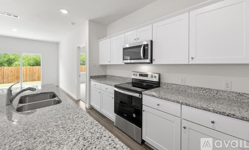 Edgecliff Village House: 17 Glen Crossings Rd
