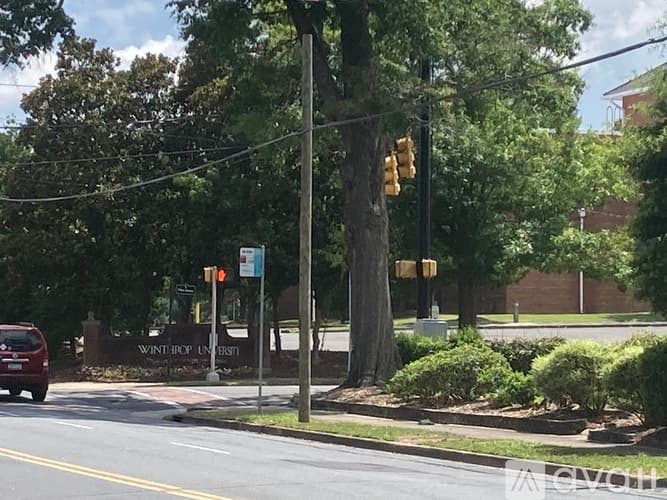 Rock Hill House: 706 Milton Ave