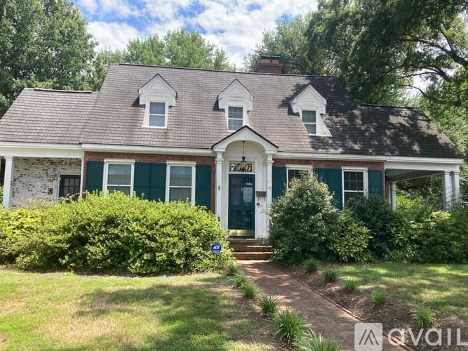 Rock Hill House: 706 Milton Ave