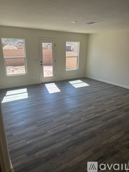 Bullhead City House: 2412 Village Drive