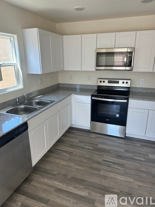Bullhead City House: 2412 Village Drive