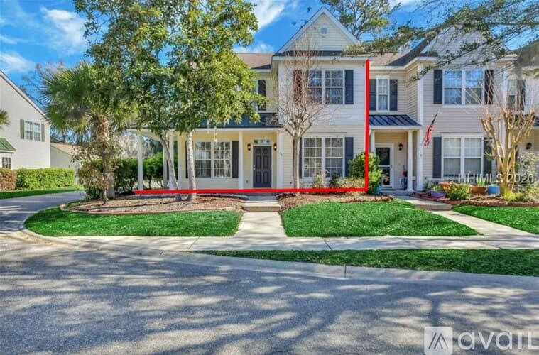 Bluffton Townhome: 77 Regent Avenue