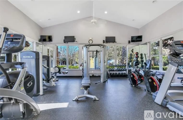 Bluffton Townhome: 77 Regent Avenue