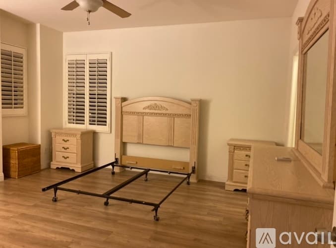 Corona Apartment: 14925 Shoreham Street