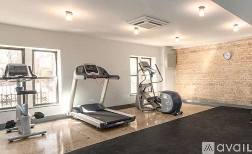 Chicago Apartment: 6019 N Winthrop Ave
