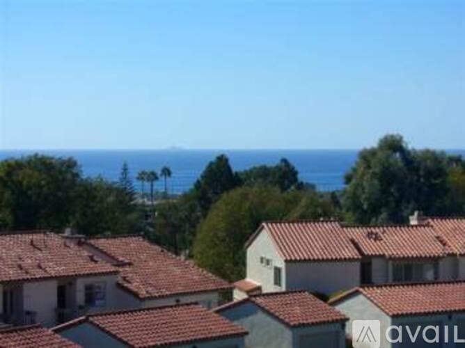 Carlsbad House: 909 Caminito Madrigal D