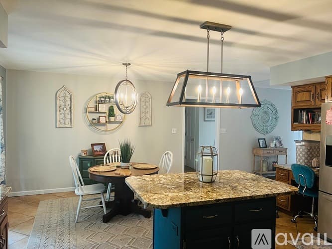 Springfield House: 329 Golf Road