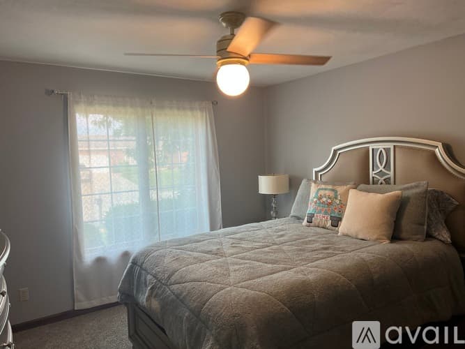 Springfield House: 329 Golf Road