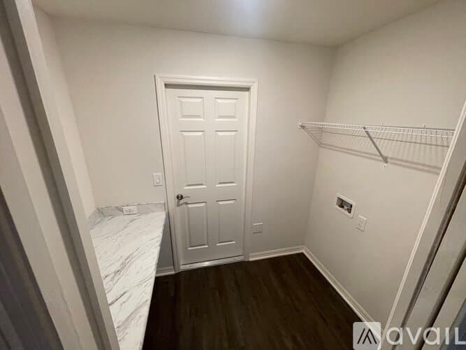 Auburndale House: 737 Daphne Dr