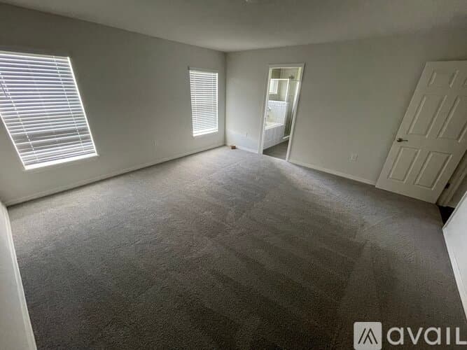 Auburndale House: 737 Daphne Dr