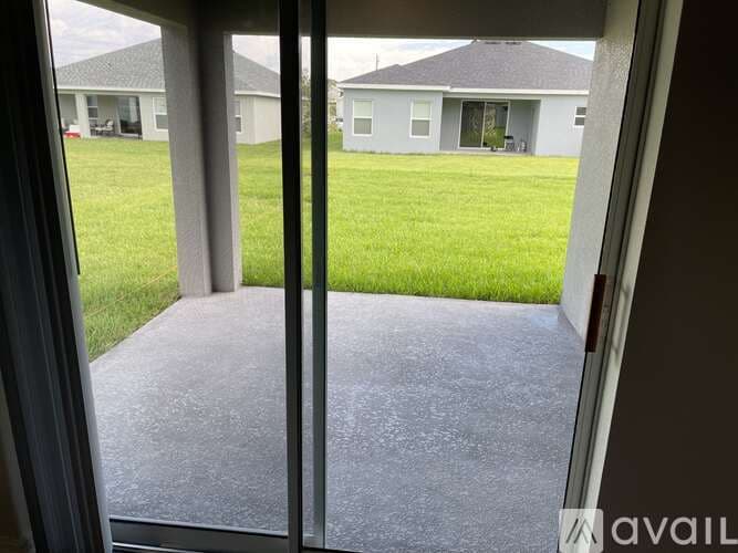 Auburndale House: 737 Daphne Dr