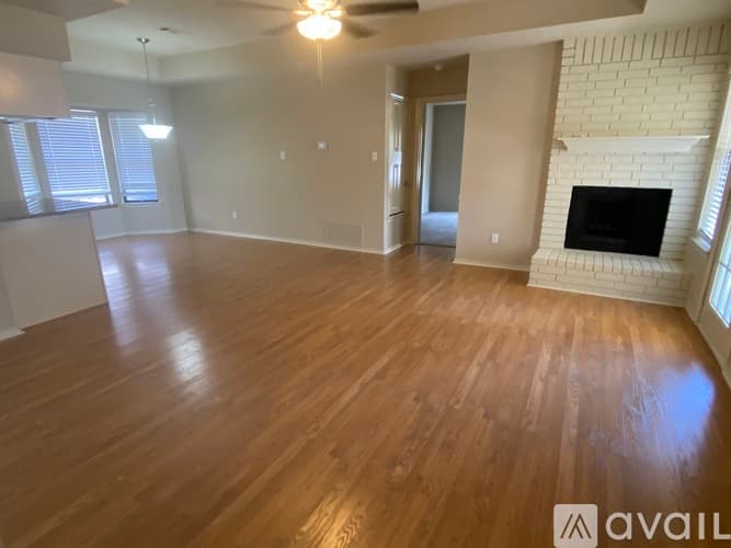 Fort Worth House: 10725 Lone Pine Lane