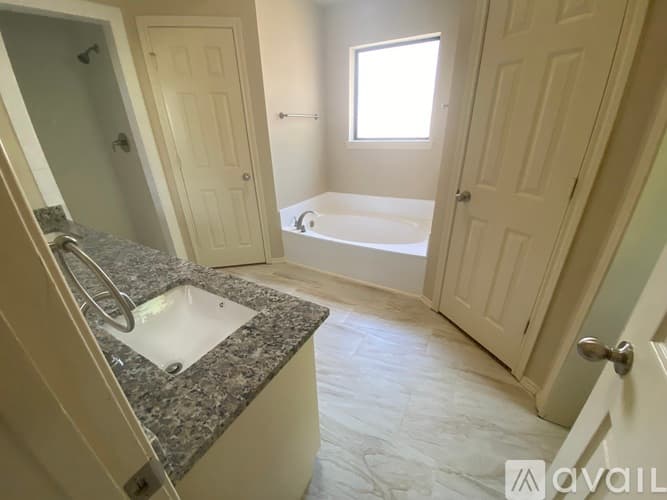 Fort Worth House: 10725 Lone Pine Lane