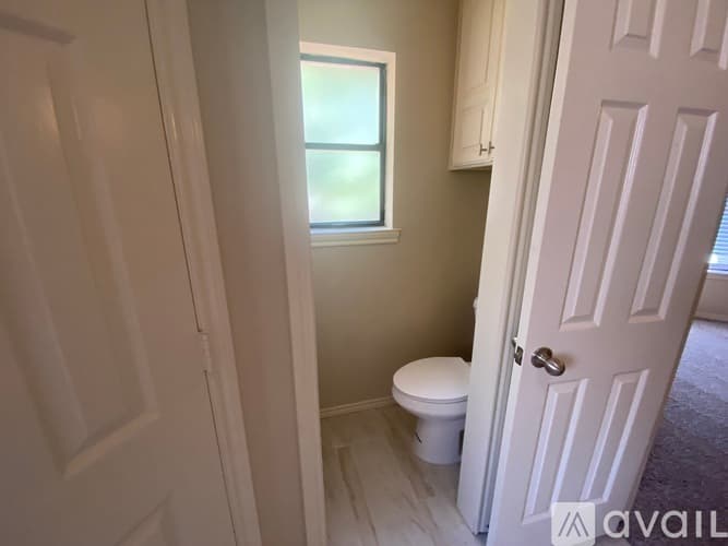 Fort Worth House: 10725 Lone Pine Lane
