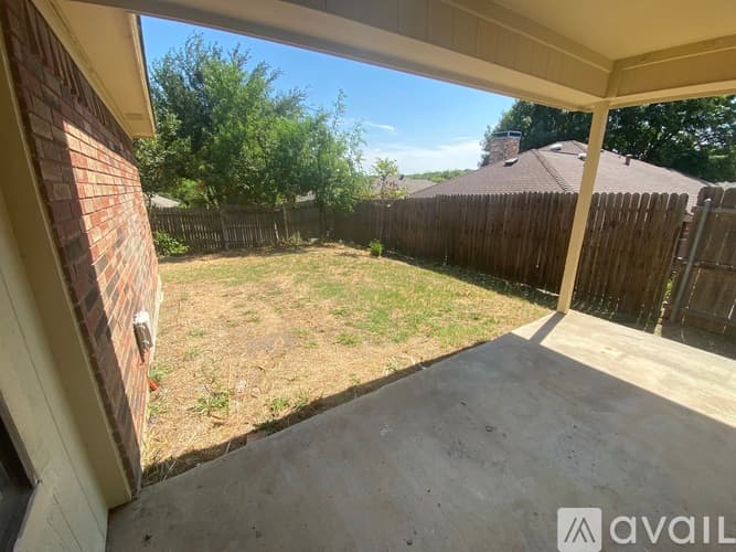 Fort Worth House: 10725 Lone Pine Lane