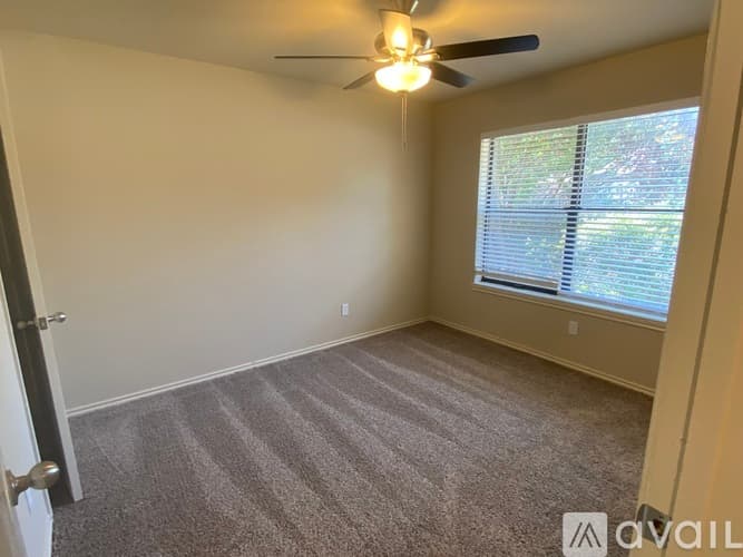 Fort Worth House: 10725 Lone Pine Lane
