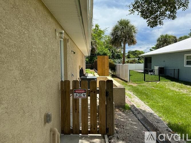 Fort Pierce House: 2426 Oak Drive