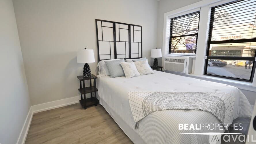 Chicago Apartment: 701 W Brompton Ave