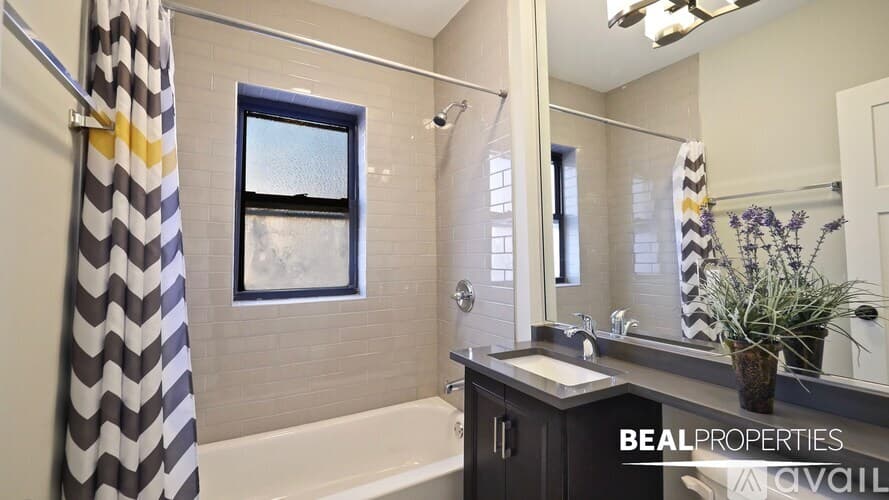Chicago Apartment: 701 W Brompton Ave
