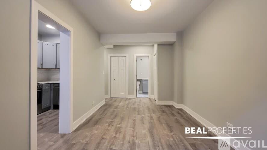 Chicago Apartment: 505 West Belmont Avenue