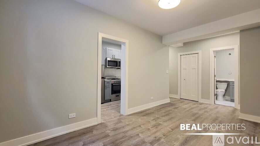 Chicago Apartment: 505 West Belmont Avenue