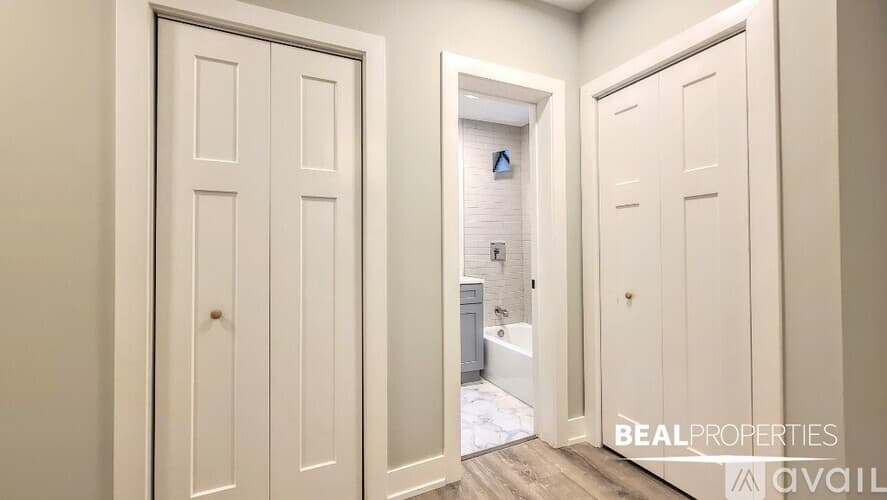 Chicago Apartment: 505 West Belmont Avenue