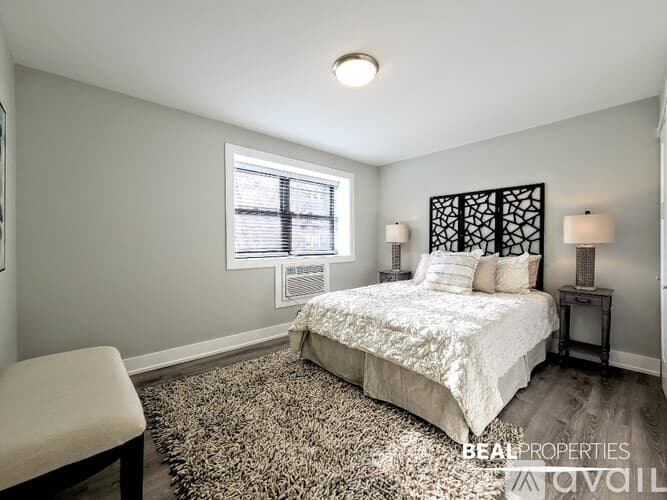 Chicago Apartment: 530 W Surf St