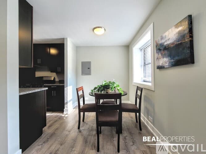 Chicago Apartment: 530 W Surf St