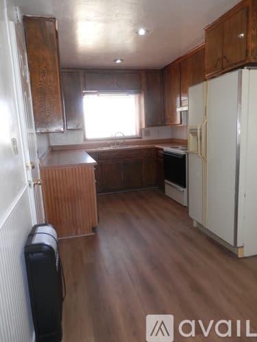 Landers Apartment: 1050 Alta Ave