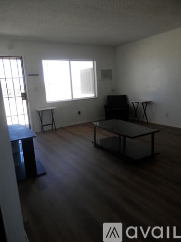Landers Apartment: 1050 Alta Ave