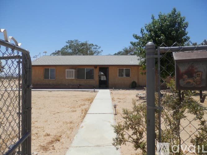 Landers Apartment: 1050 Alta Ave