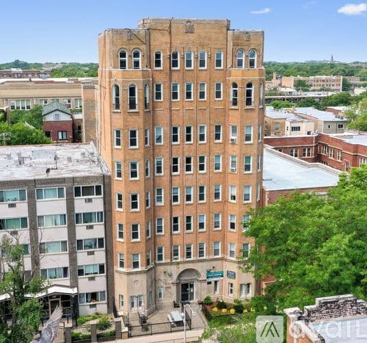 Chicago Apartment: 5860 N Kenmore Ave