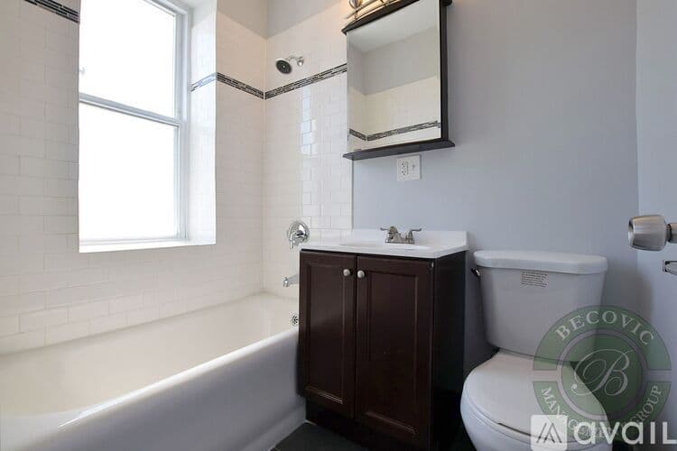Chicago Apartment: 5860 N Kenmore Ave