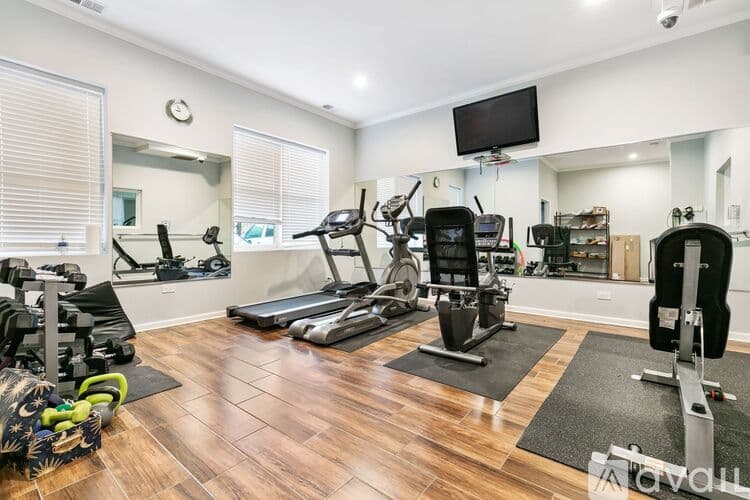 Chicago Apartment: 5860 N Kenmore Ave