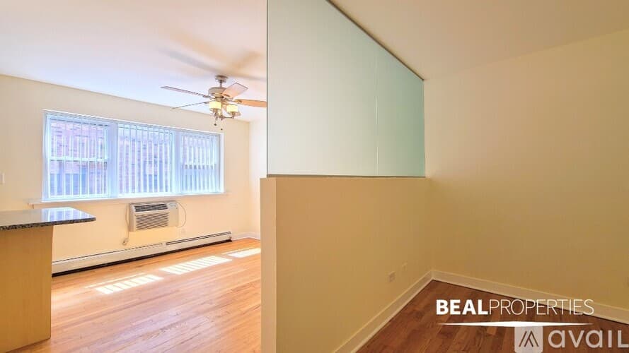 Chicago Apartment: 625 W Wrightwood Ave