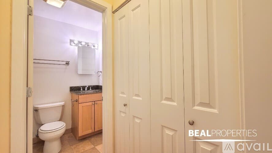 Chicago Apartment: 625 W Wrightwood Ave
