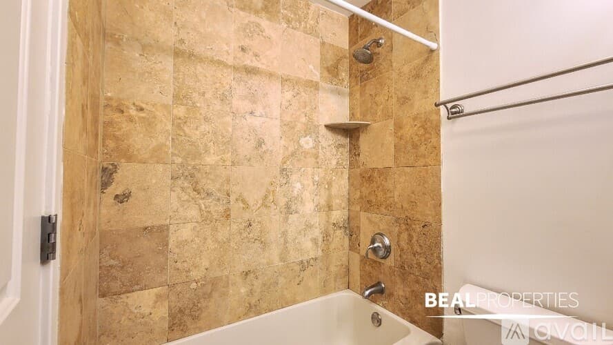 Chicago Apartment: 625 W Wrightwood Ave