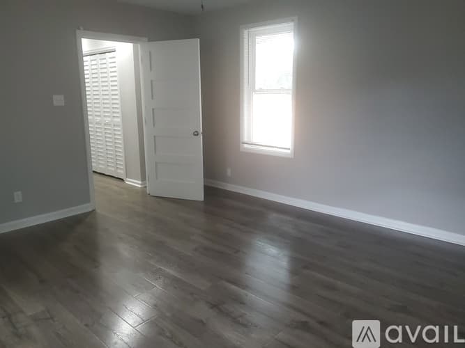 Savannah House: 2002 Indiana Ave