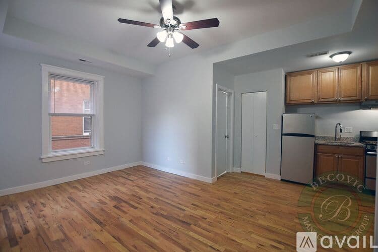 Chicago Apartment: 7456 N Greenview Ave