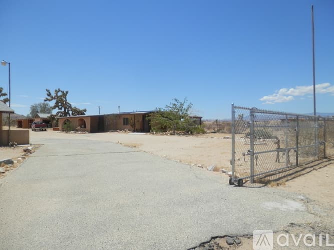 Landers Apartment: 1050 Alta Ave