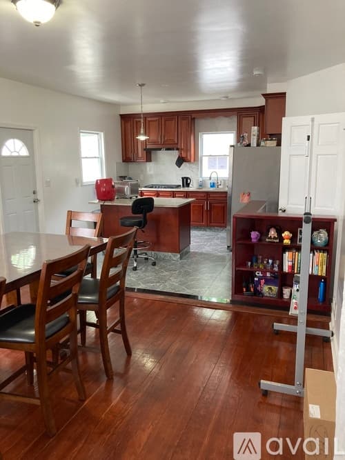 Quincy Apartment: 72 Standish Ave