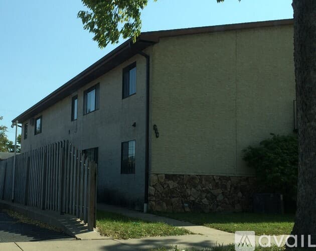 La Crosse Apartment: 514 10th St N