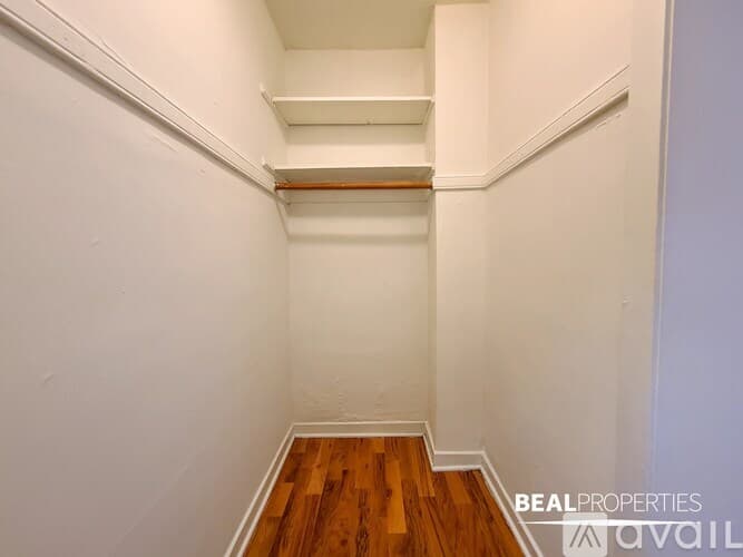 Chicago Condo: 540 W Wellington Ave