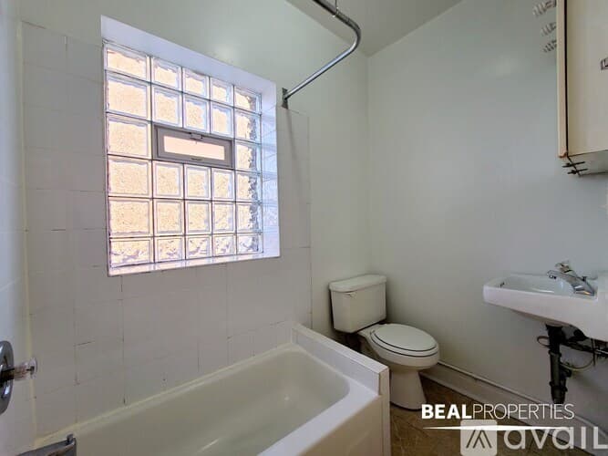 Chicago Condo: 540 W Wellington Ave