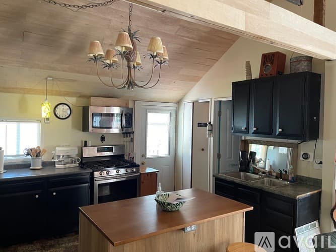 Bitely House: 2471 Arrowwood Ave