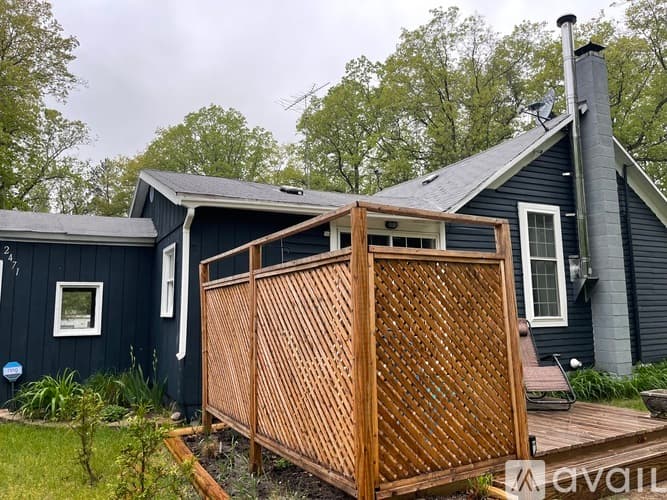 Bitely House: 2471 Arrowwood Ave